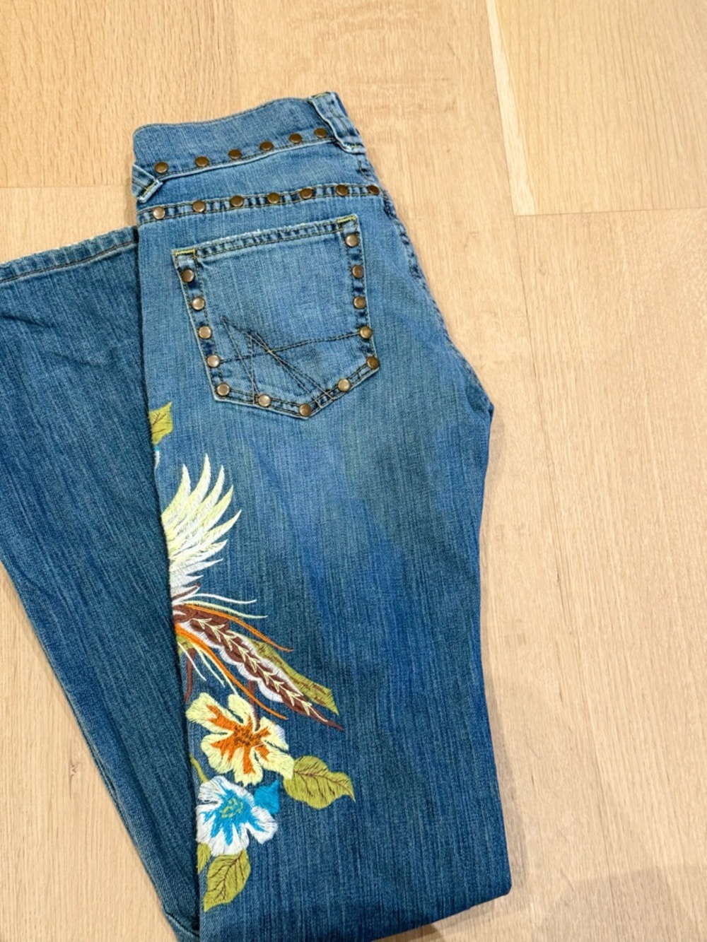 Vintage Allen B. Embroidered Blue Jeans with Floral & Bird Detail - Picture 6 of 7